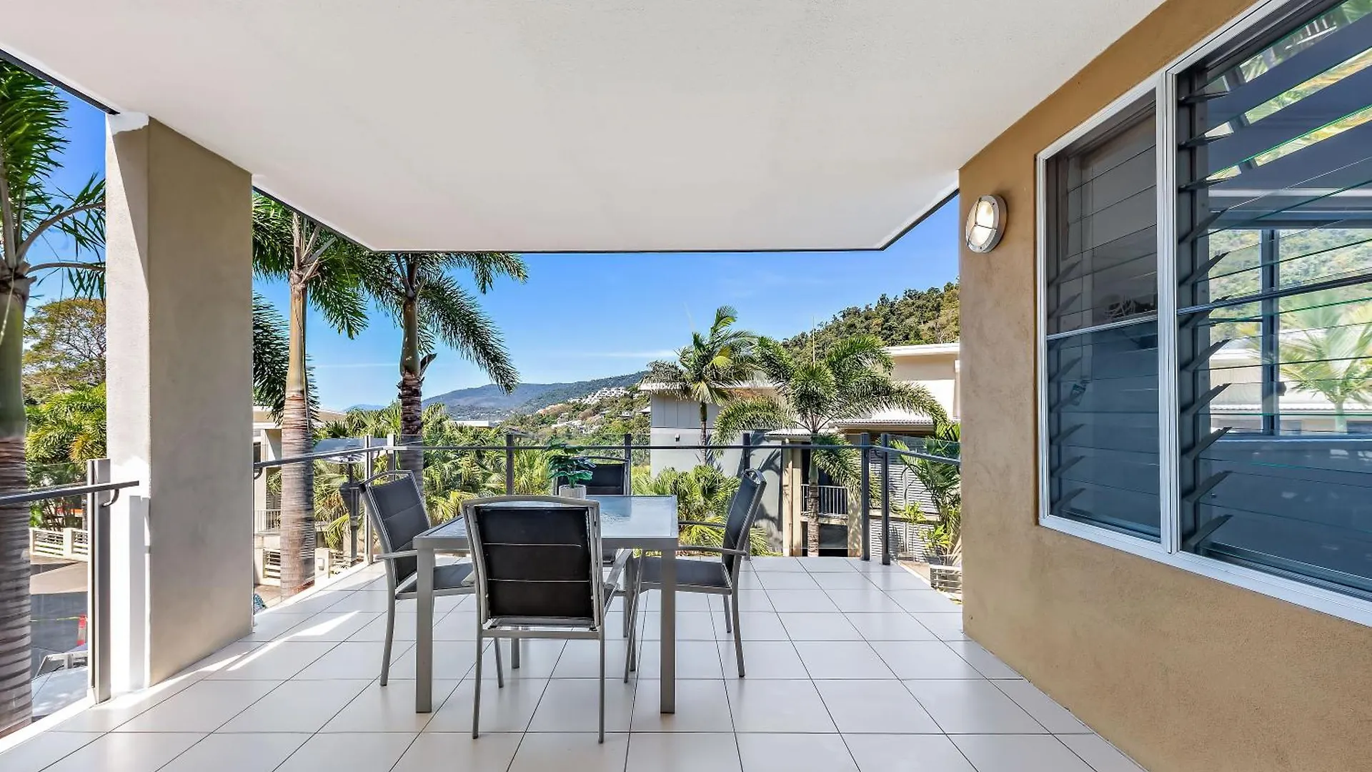 Airlie Summit Apartments Airlie Beach