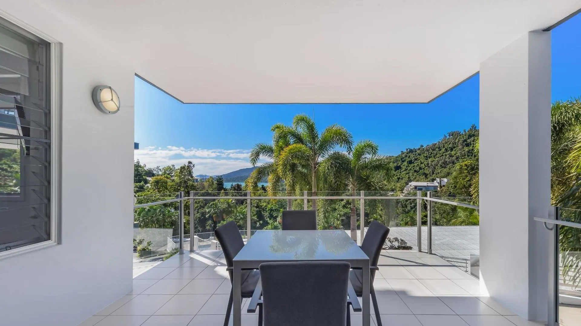 Airlie Summit Apartments Airlie Beach Aparthotel