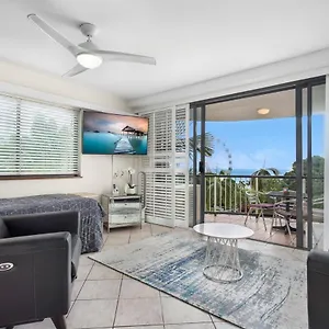 cairns-esplanade-apartment.cairnshotels4all.com/