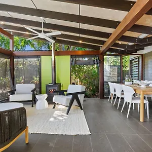 seagrass-pacific-ave-tranquil-balinese-inspired-home.hotelssunshinecoast.net/